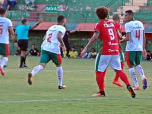 Com dois expulsos, Lusa sofre revés em Rio Claro