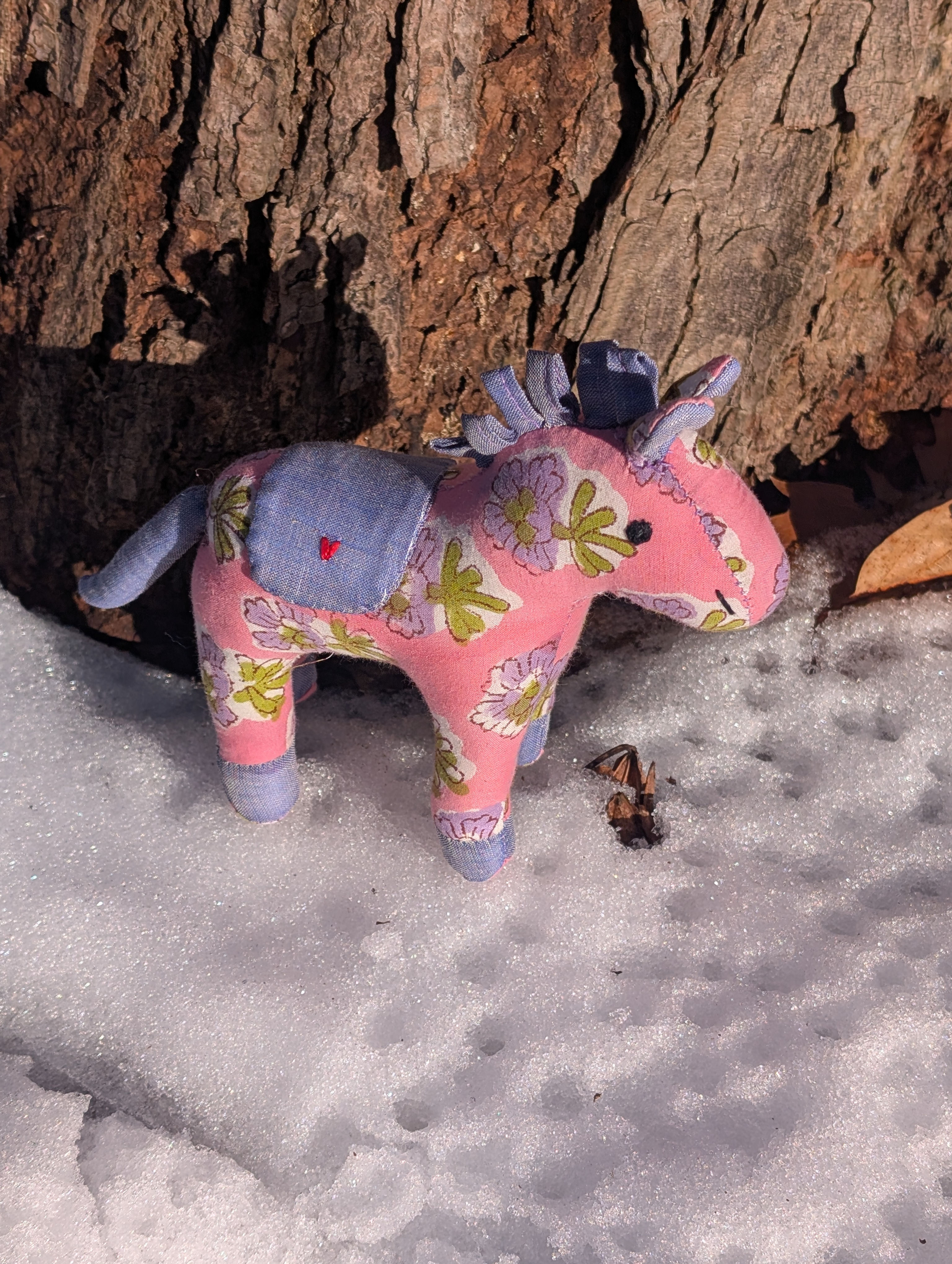 Medium Horse Pinkwith Violet Flowers