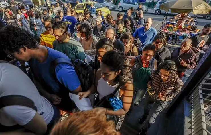 Centenas de candidatos fizeram prova do CNU na Unisuam, em Bonsucesso, em 18 de agosto