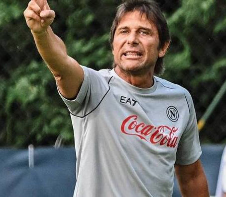 Napoli da Sogno: Primo e Pronto a Dare Fastidio a Tutti! 