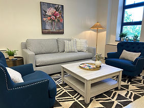 lounge1.jpg
