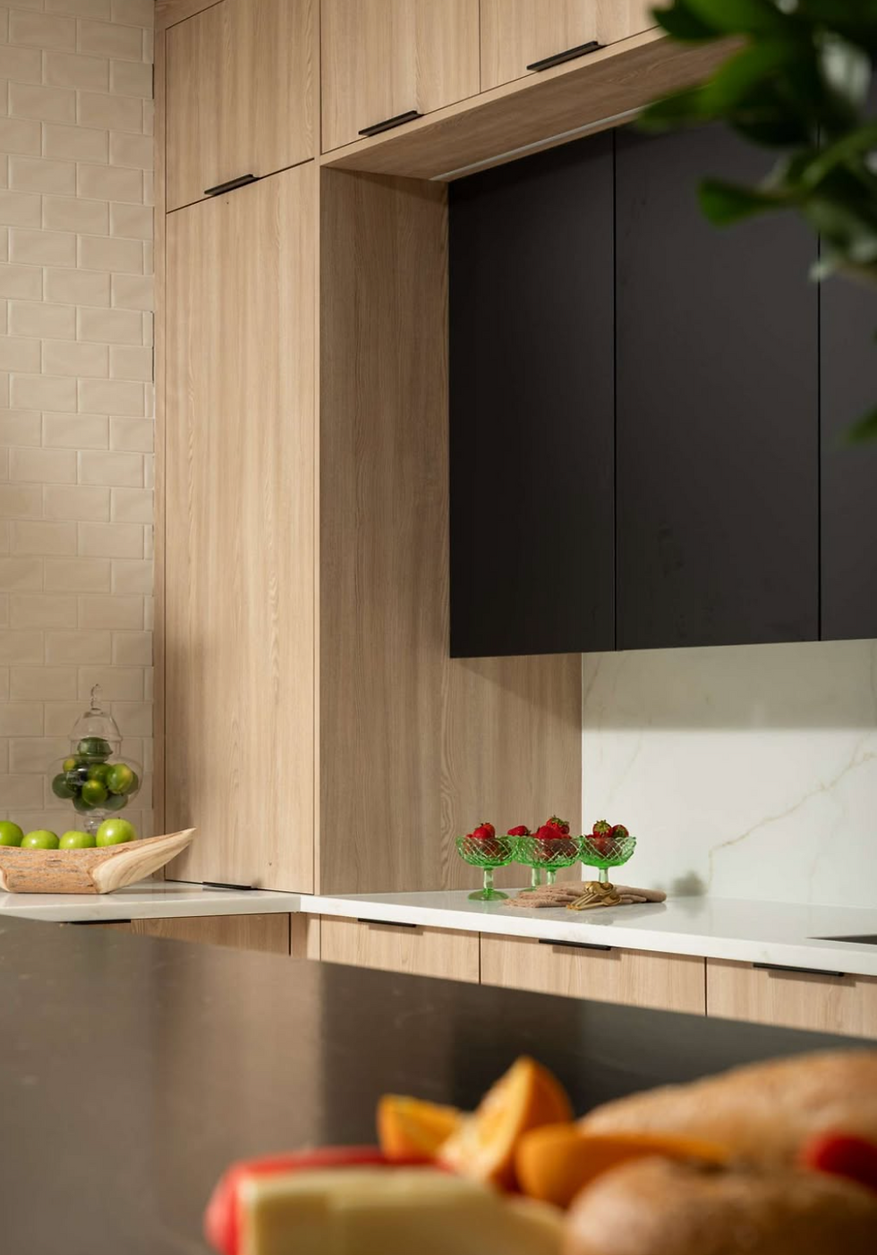 Fabuwood's New White Oak Finishes