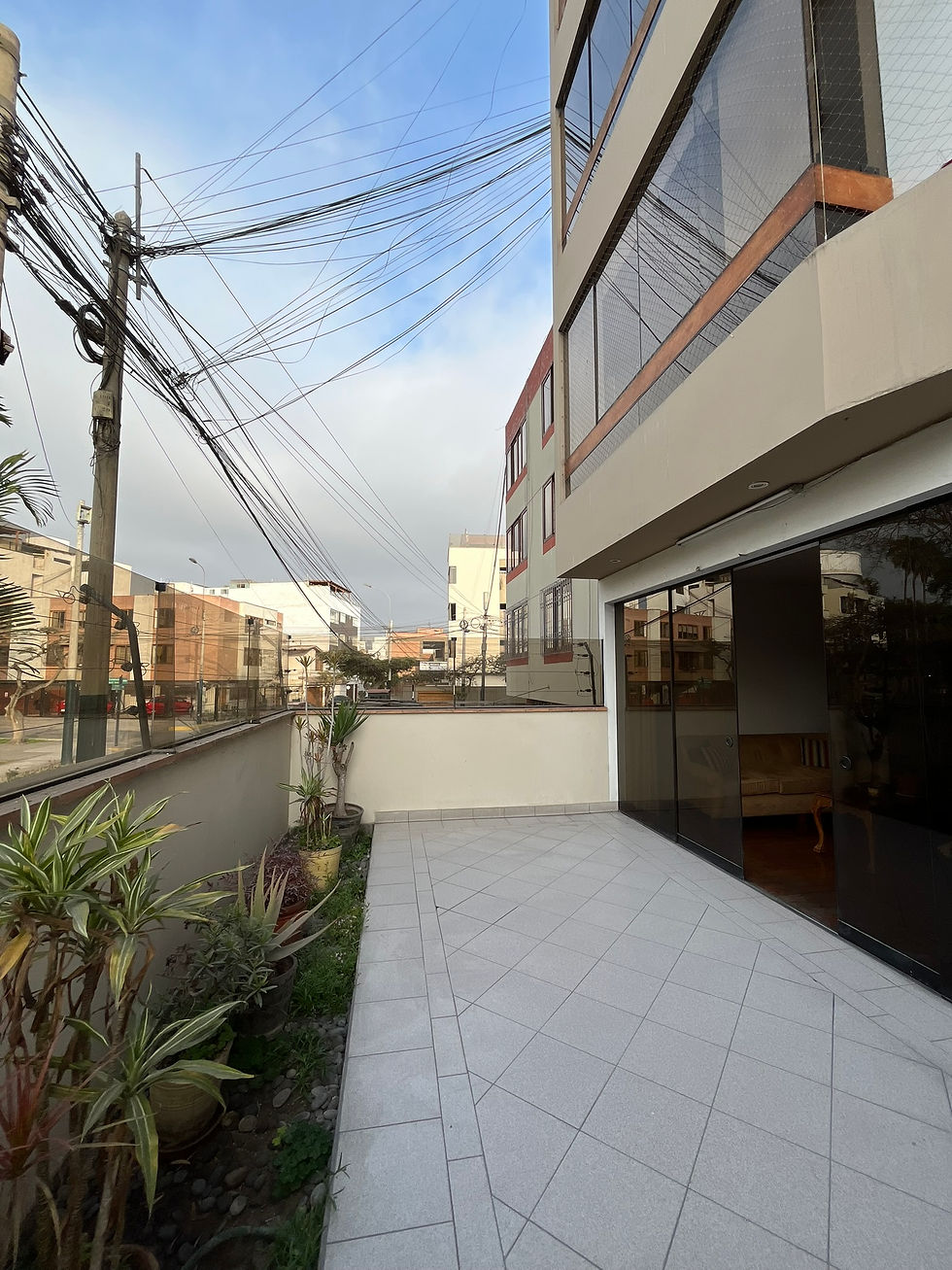 TERRAZA CON VISTA A PARQUE