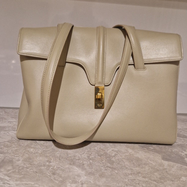 Thumbnail: Céline Soft 16 bag M
