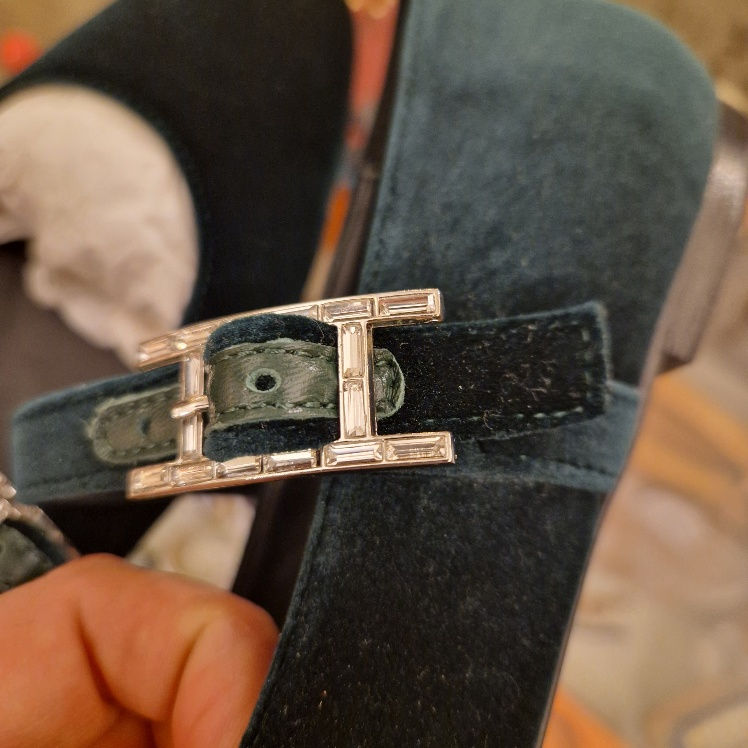 Thumbnail: Hermès ballerinas