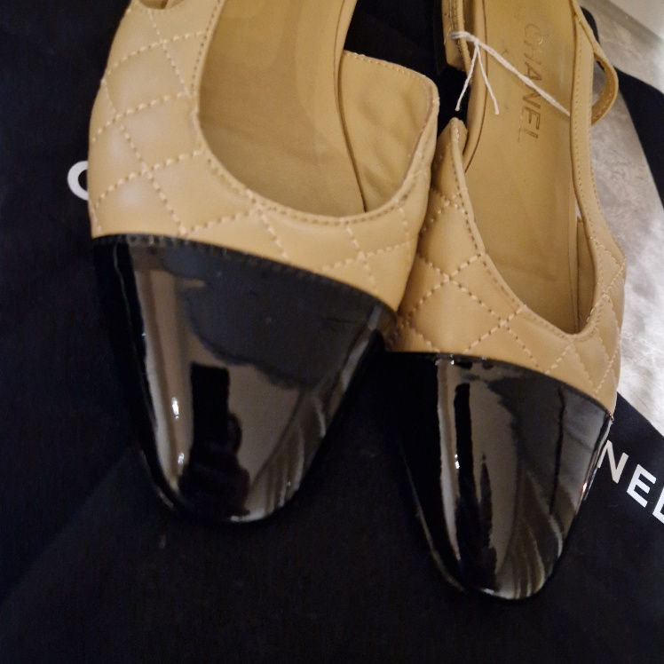 Thumbnail: Chanel slingbacks