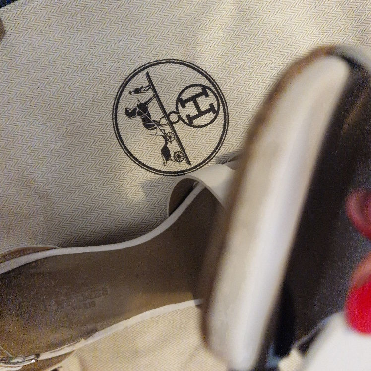 Thumbnail: Hermès wedges