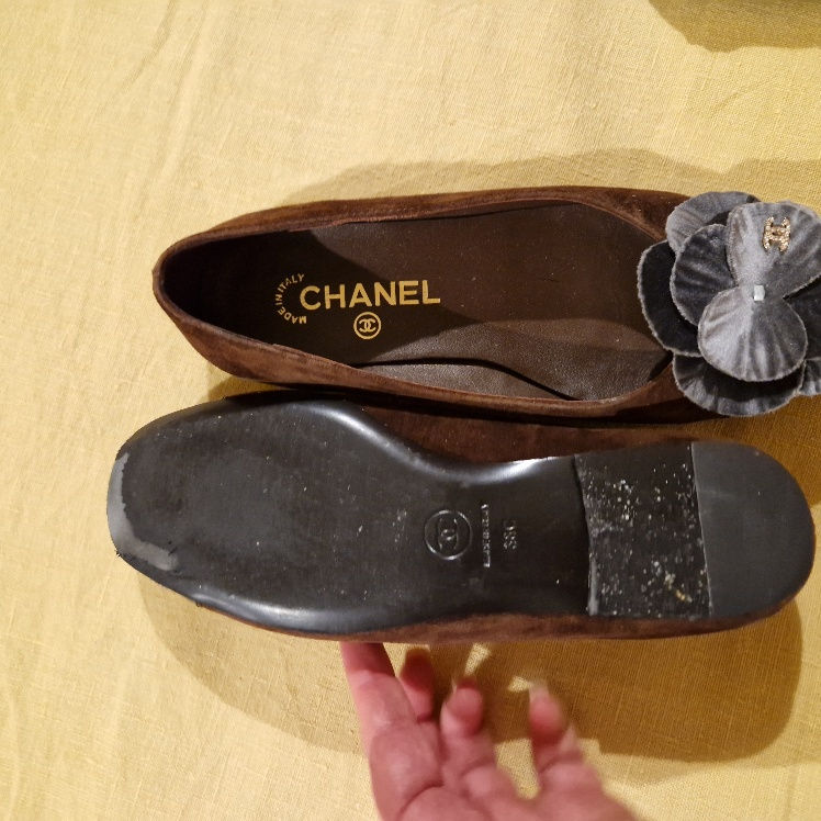 Thumbnail: Chanel ballerinas