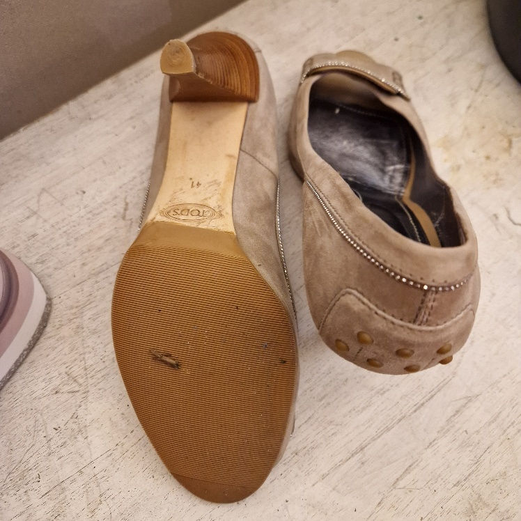 Thumbnail: Tod's pump peeptoe 41