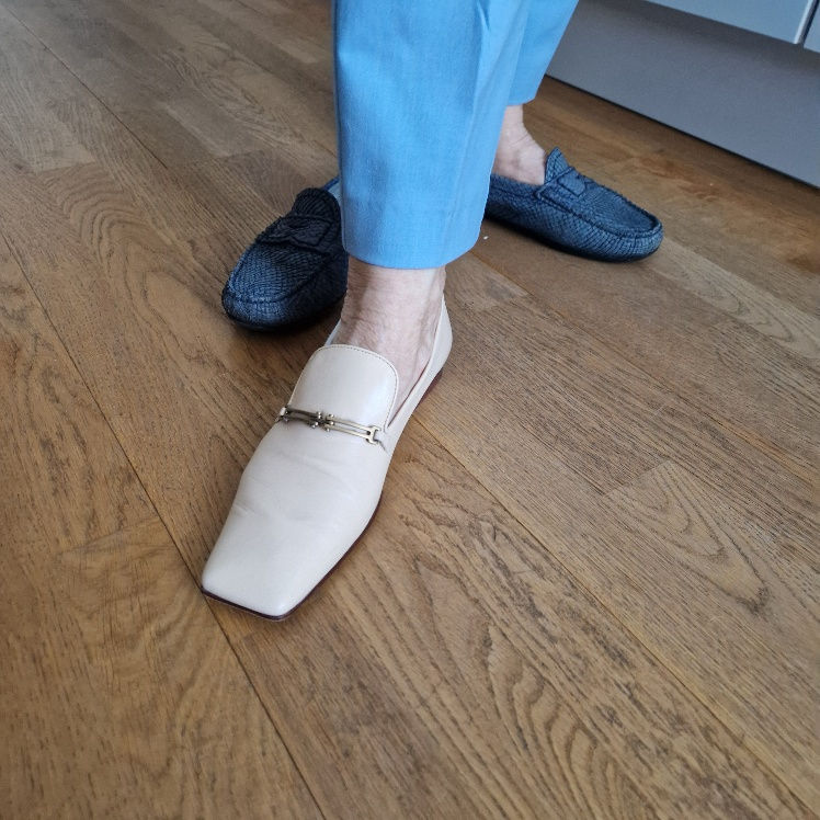 Thumbnail: Tod's loafers creme 37 preloved