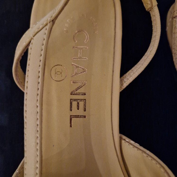 Thumbnail: Chanel slingbacks
