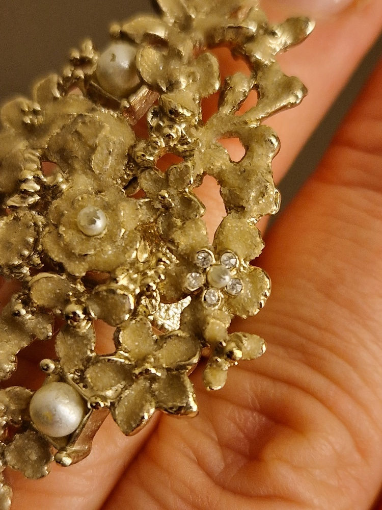 Thumbnail: Chanel ring
