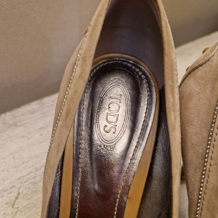 Thumbnail: Tod's pump peeptoe 41