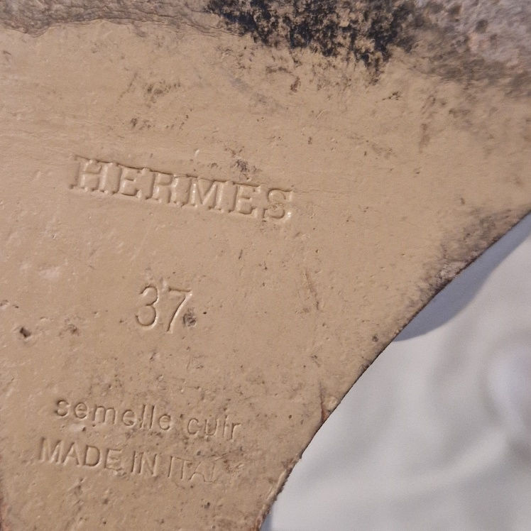 Thumbnail: Hermès wedges