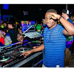#Throwback with my boy _djmurzzy at _theowlbar !! Great memories. #tbt #edm #plur #turnup !!! MORE S