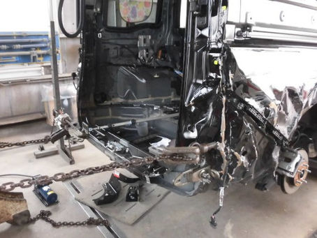 鈑金塗装の資格について