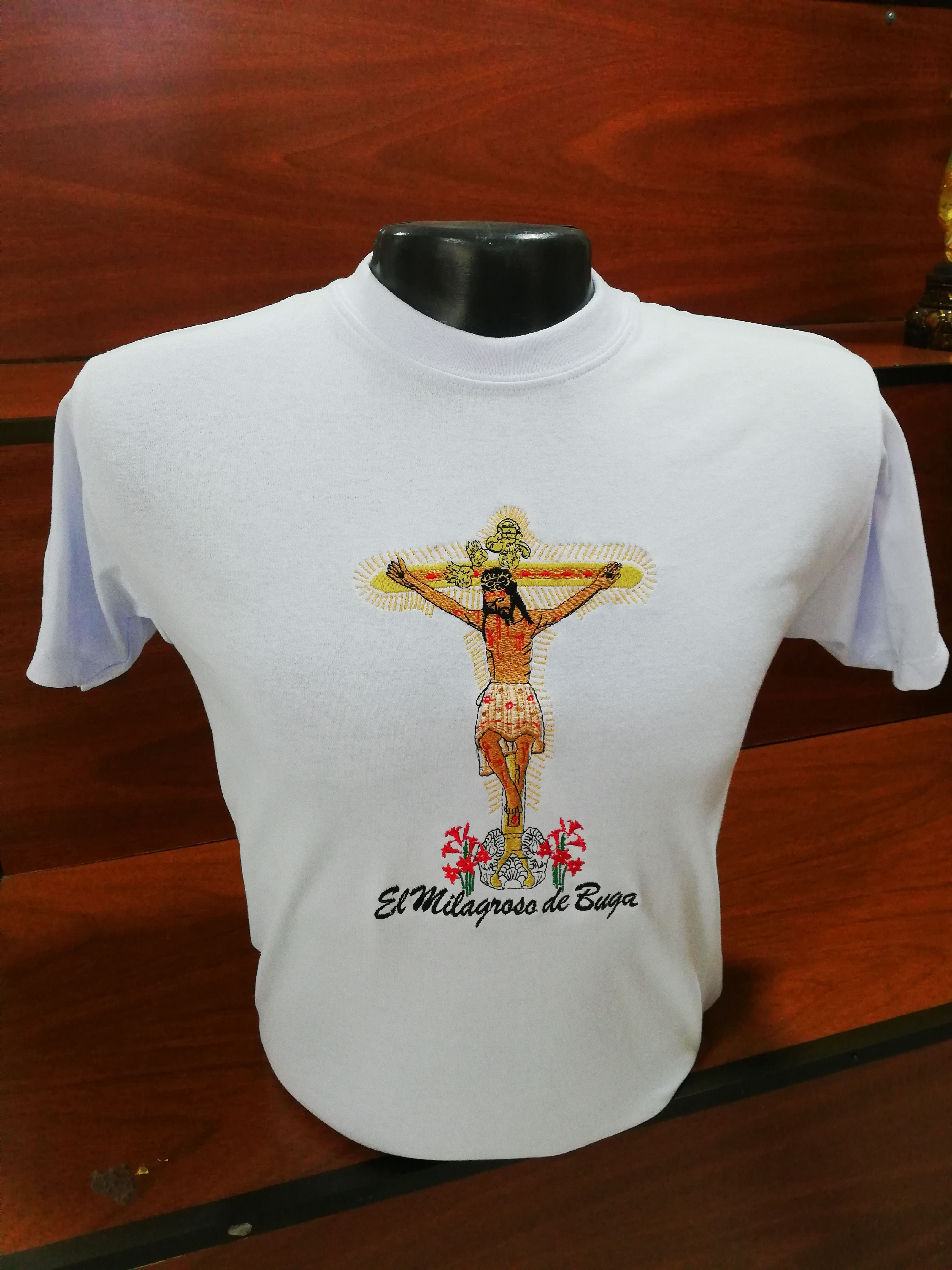 Camiseta bordada con el milagroso de buga