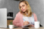femme-travaillant-sur-ordinateur-portable.jpg