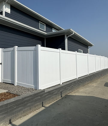 vinyl-fence-installation-saskatchewan-prairie-fortress_edited.jpg