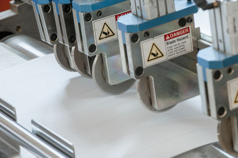 Étiquette de sécurité machine en polyester blanc mat 3M (machine safety label CPM-100).