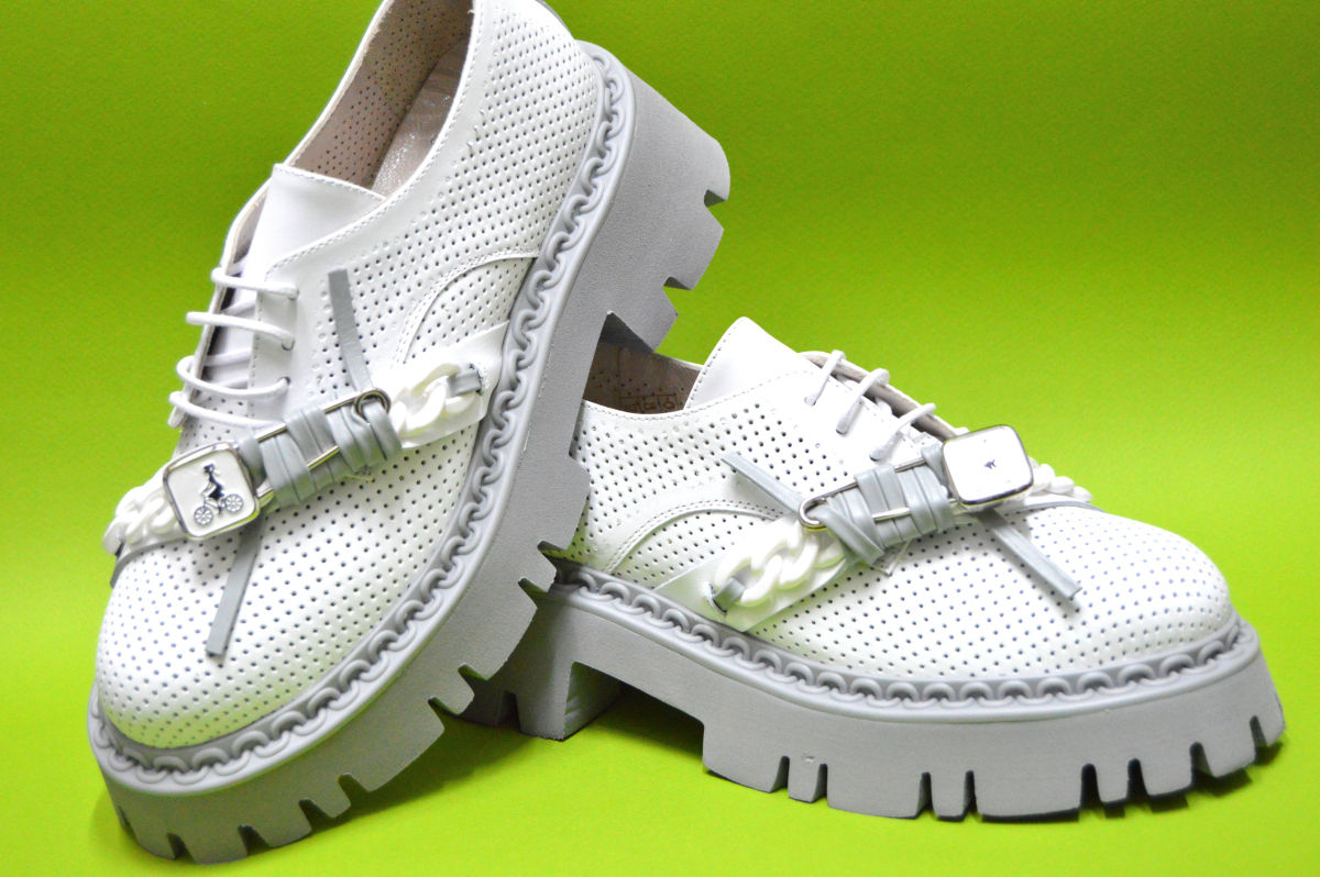 Лофери шкіряні білі (велосипед) сіра підошва Лофери шкіра біло-сірий