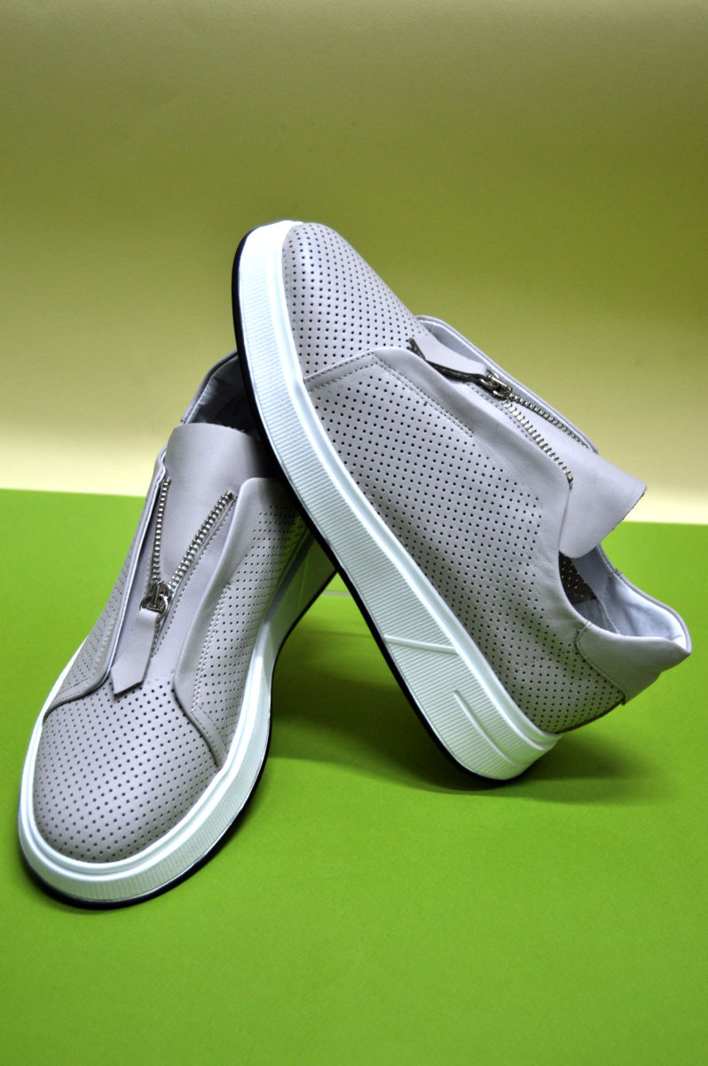 Черевики шкіряні з перфорацією та блискавкою  сірі