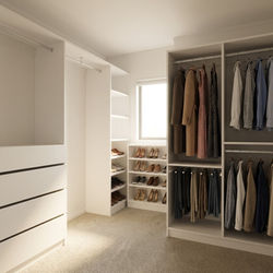 clasic walkin with trouser rack