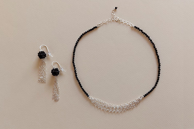 תמונה ממוזערת: עגילי אבני אגט שחורות וכסף