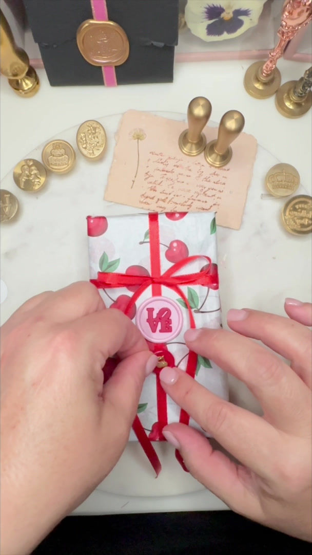 Video Tutorial of How to Wrap Gift Using Gifting Bundle