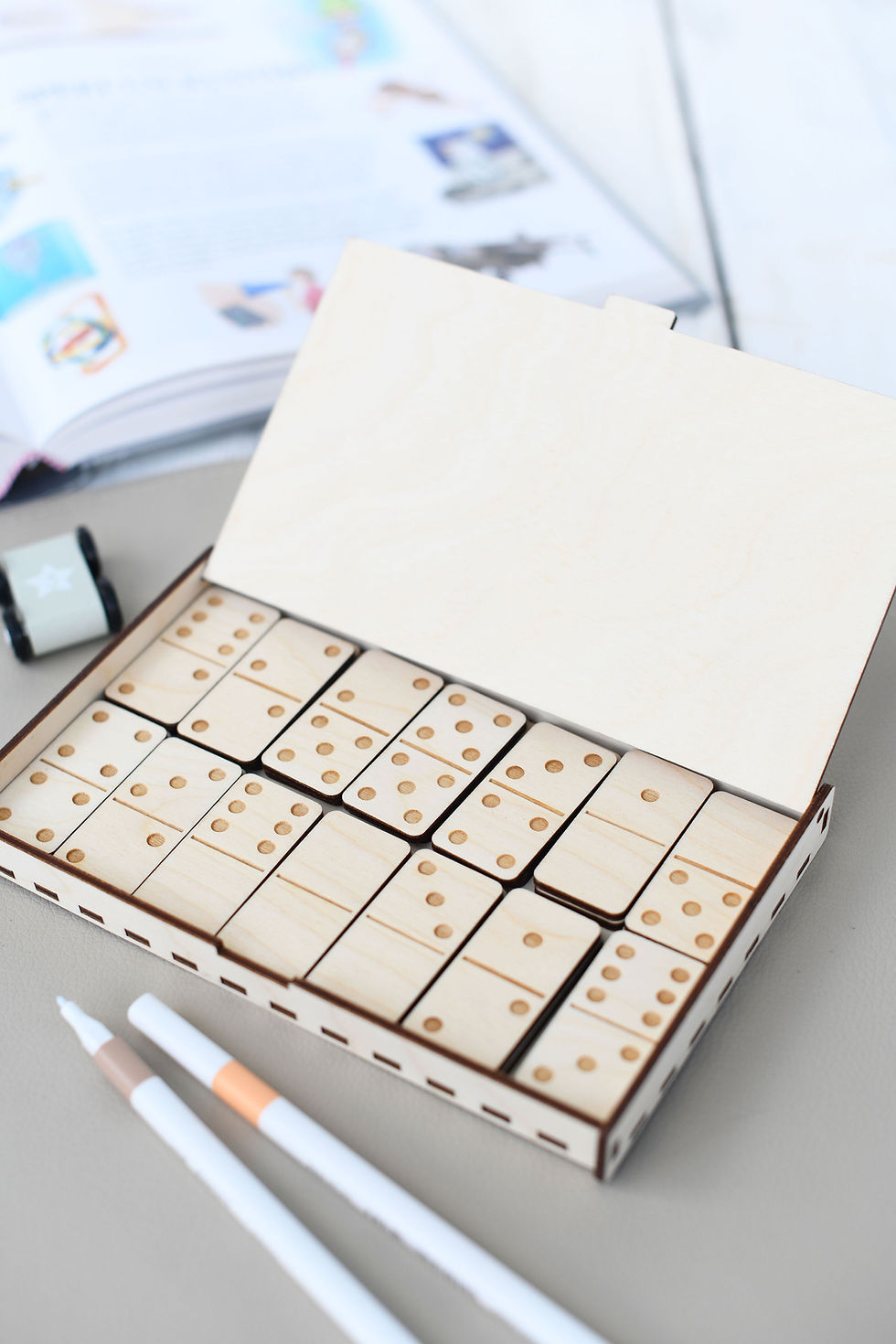 Sīktēls: DOMINO