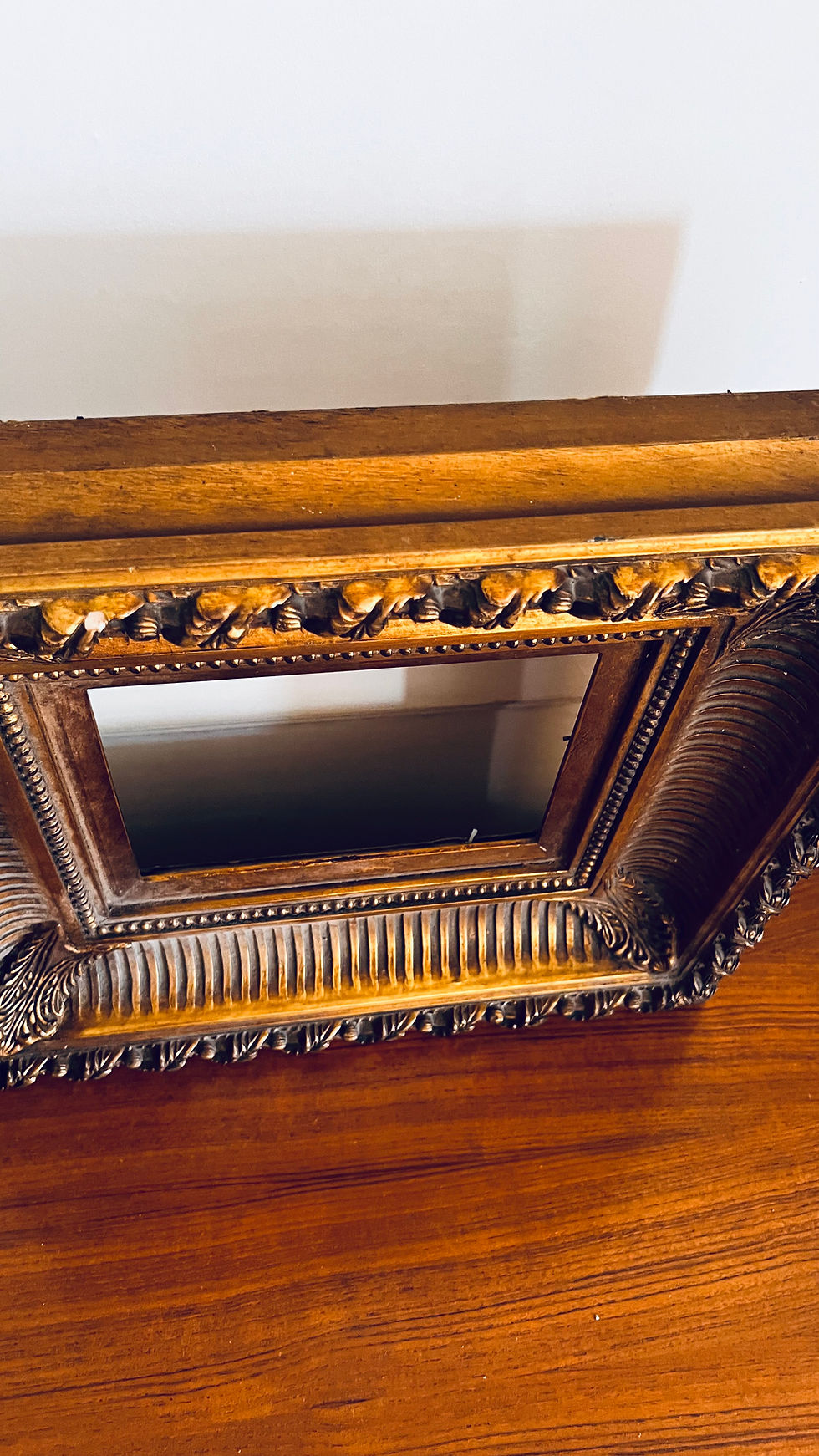 Thumbnail: Carver & Gilders Antique ornate gilded frame