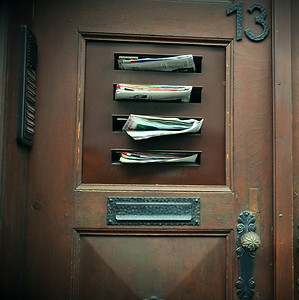 door-1258154_1920.jpg