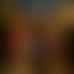 quatro modelos desfilando na passarela com os cartões postais de Paris, Milão e Londres 