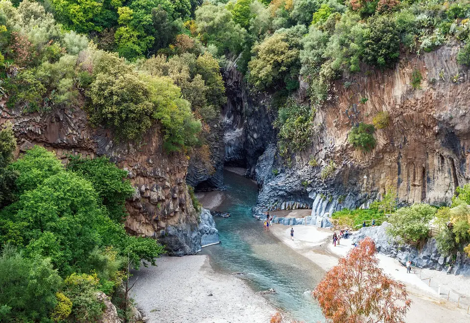 Visitare le gole dell'Alcantara