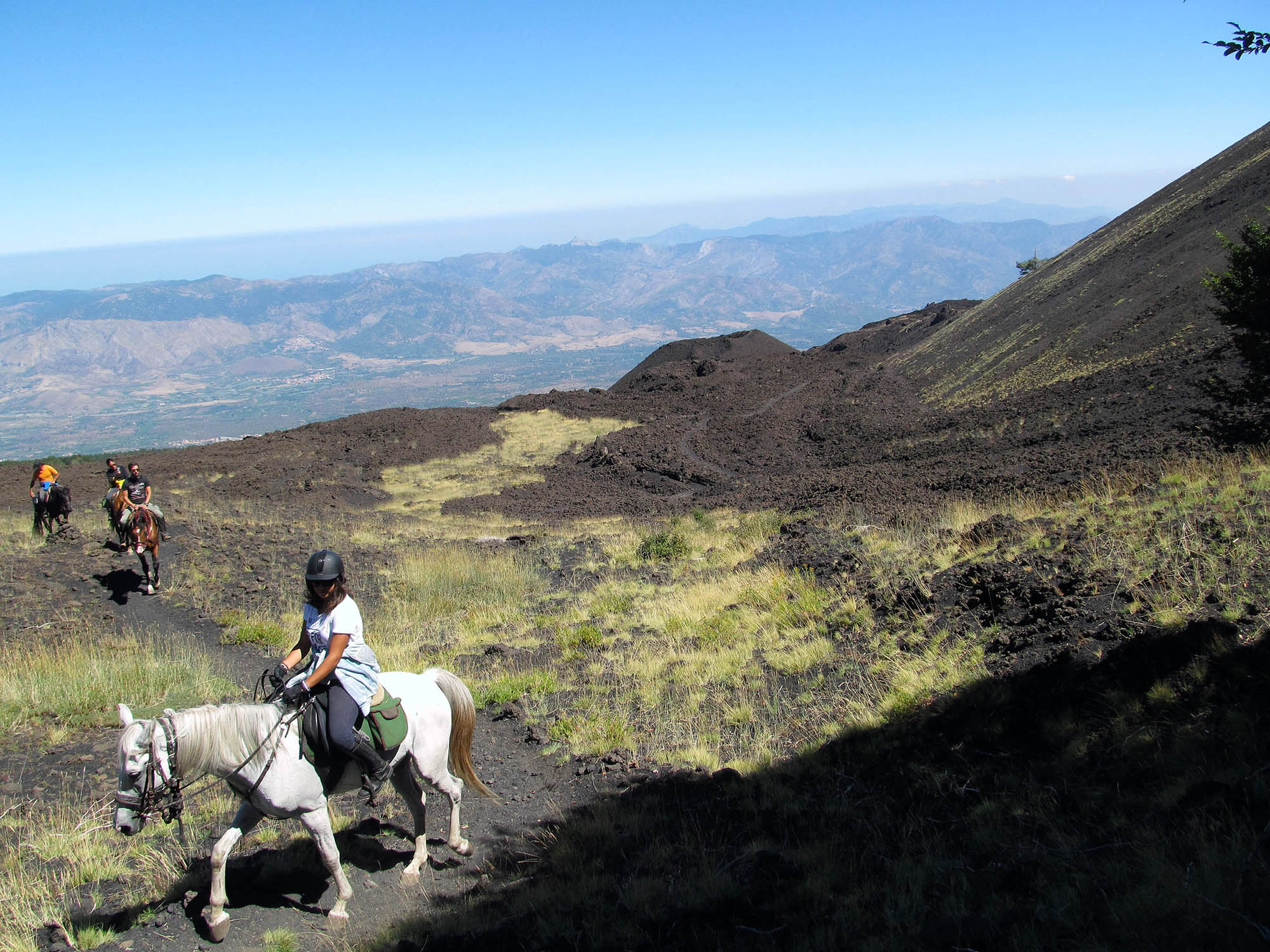 Etna Grand Tour, Sicily Horse Riding tour of full day with lunch.