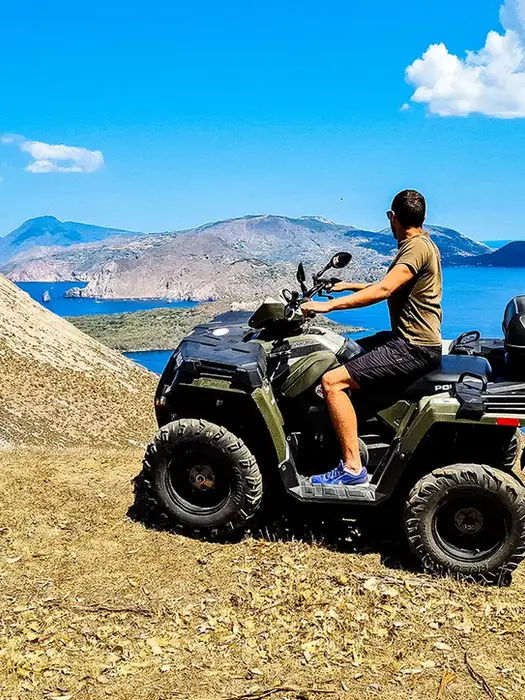 Escursione in quad Eolie