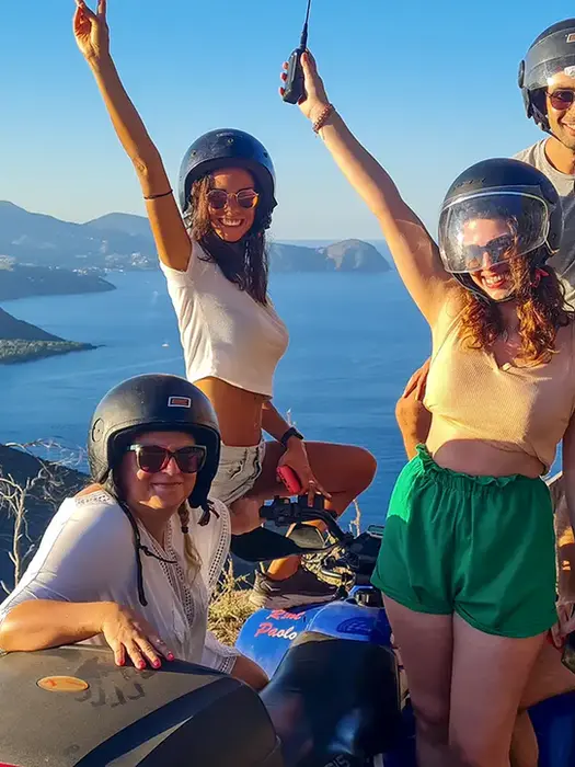 Tour in quad isole Eolie