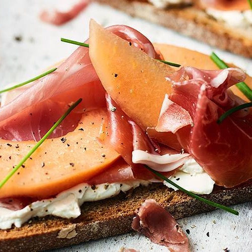 prosciutto melon toast breakfast for weight loss at 250 calories