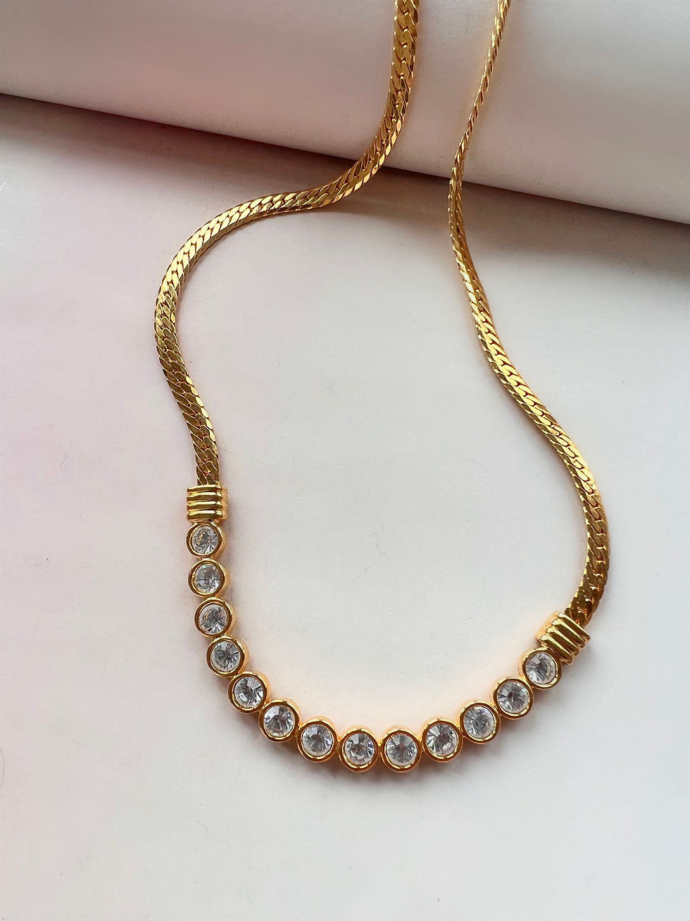 Thumbnail: Collier Yardley