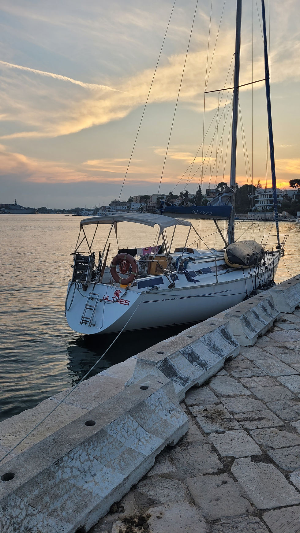 Ulixes ormeggiata a Brindisi