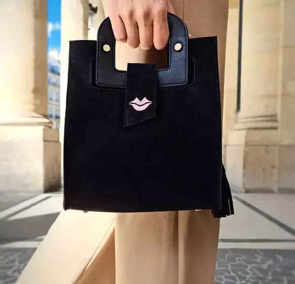sac-à-main-en-cuir-velours-noir-artiste Gloria Balensi