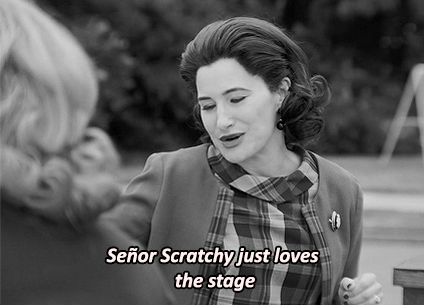 Tradução: "Senhor Scratchy ama muito o palco"