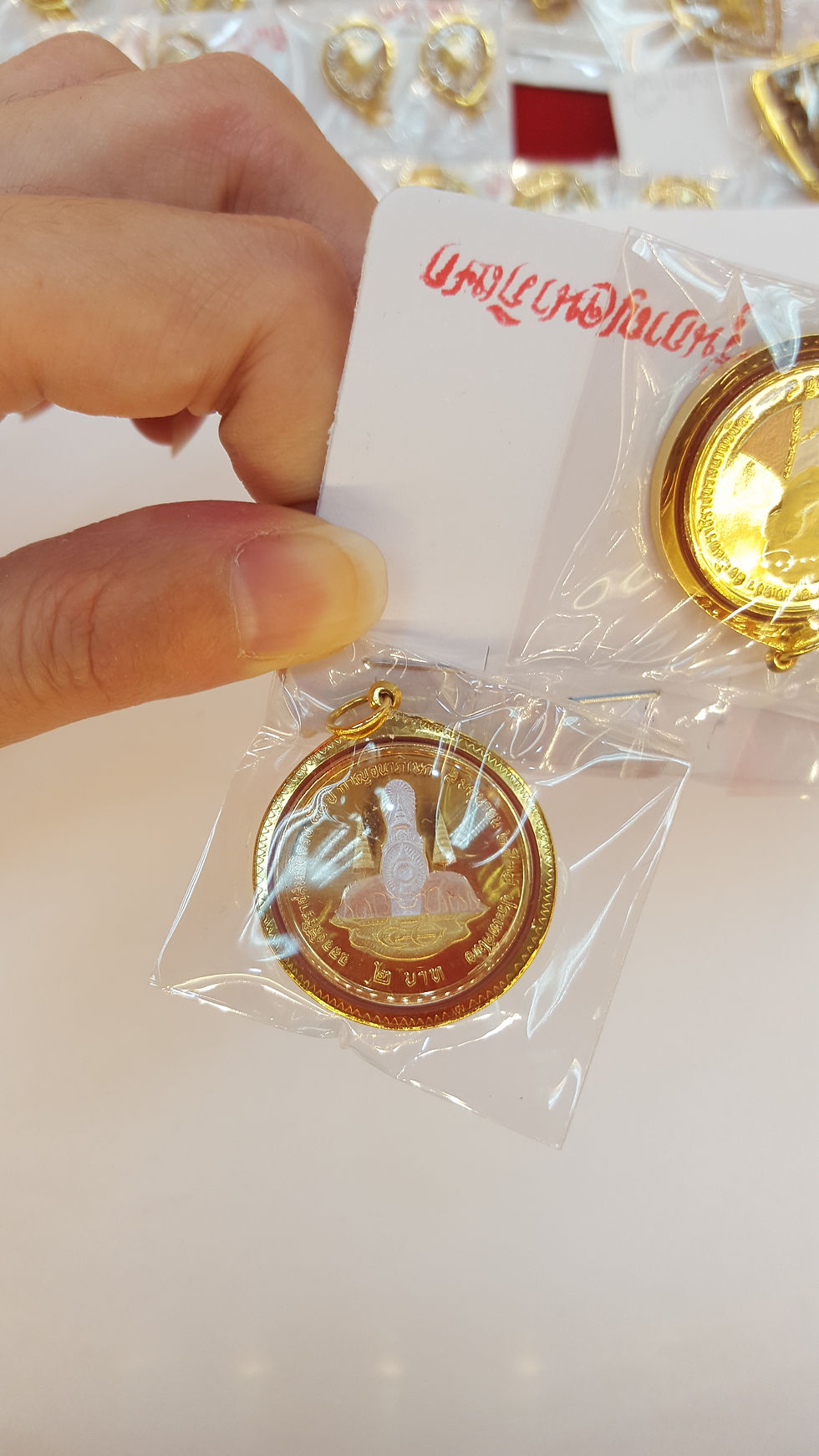 Thumbnail: Pendant เหรียญ ร.9 (2บาท) 3กษัตริย์ กาญจนาภิเษก