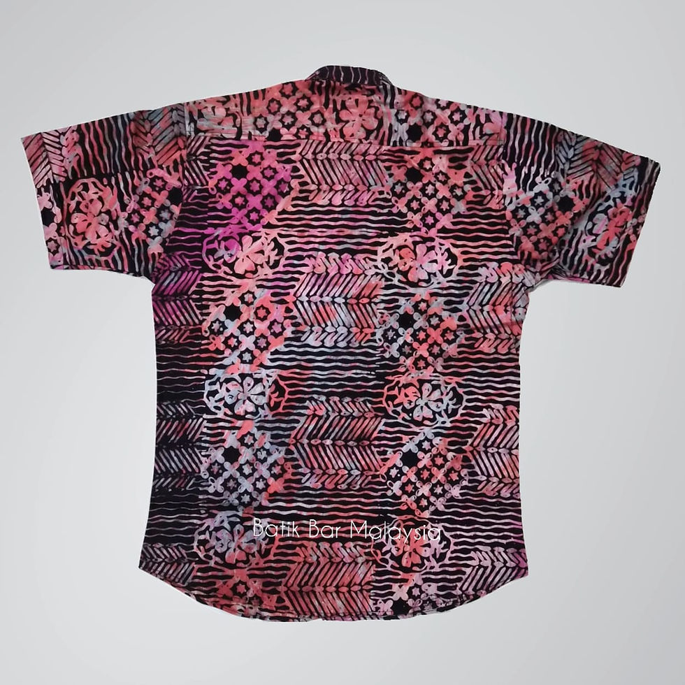 Thumbnail: Handmade Batik Men’s Short Sleeve Shirt -S005 | BatikBar Malaysia