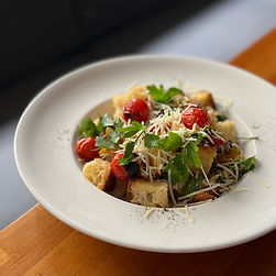 Brotsalat_mariniertes-Grillgemüse-gegrillte-Cocktailtomaten-Parmesan.jpeg
