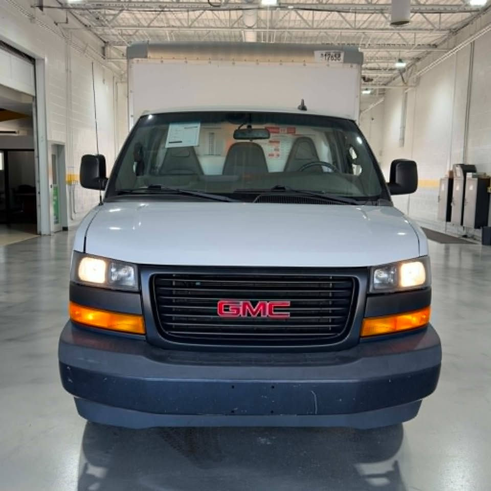 Thumbnail: 2019 GMC Savana 3500 Commercial Cutaway