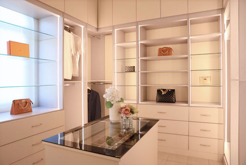Stylish and functional wardrobe designs to elevate your space in UAE, Oman, and Qatar.