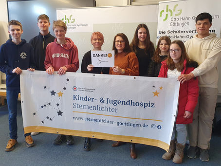 Schülerschaft des Otto-Hahn-Gymnasiums unterstützt Sternenlichter