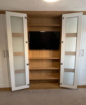 fitted-wardrobes-poole-living-dimensions.JPG