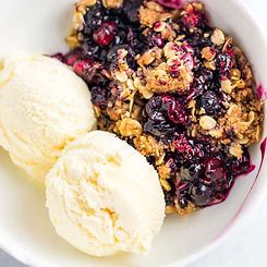 cranberry blueberry crisp.jpeg